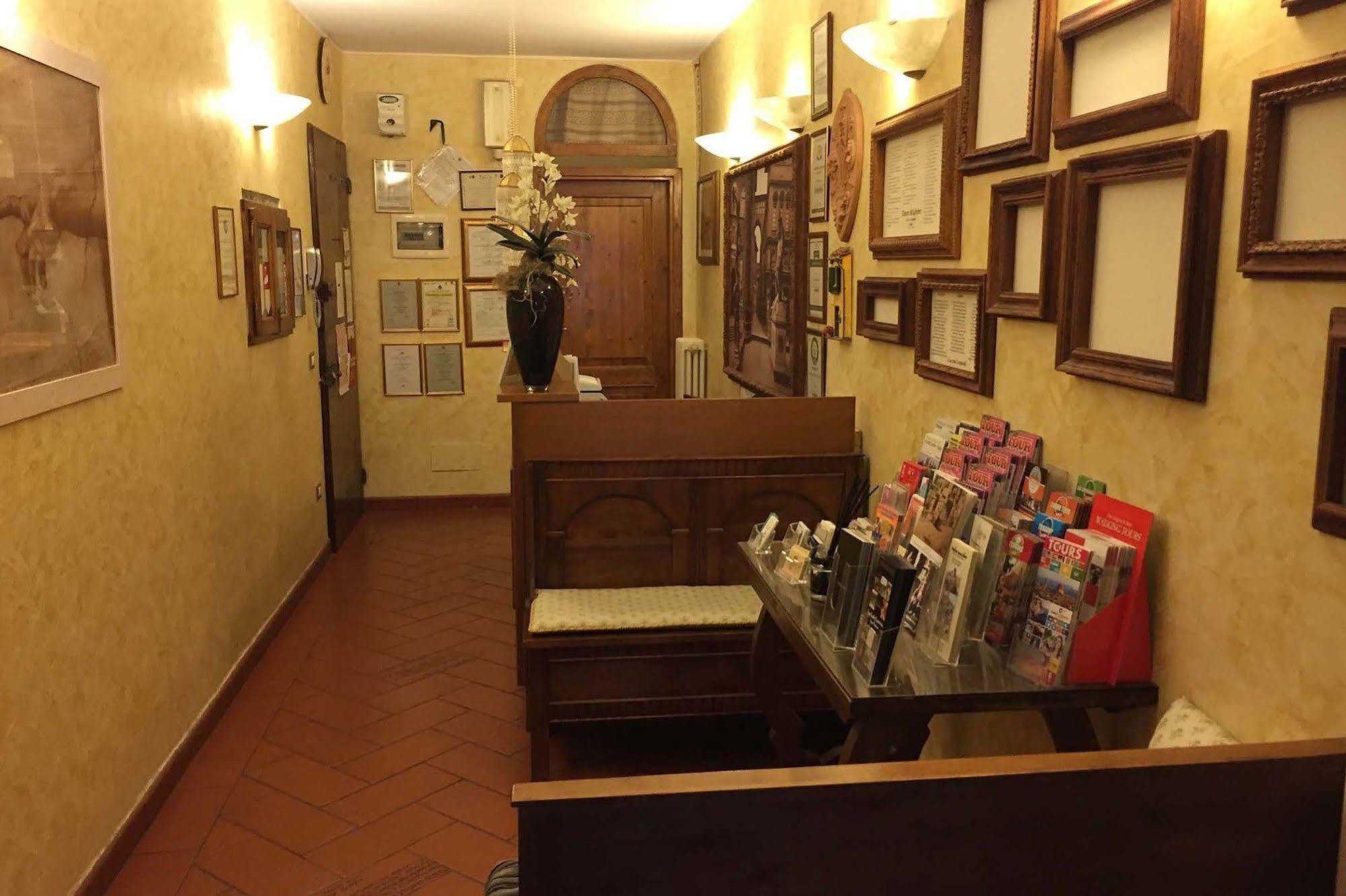 Dei Poeti & Bed & Breakfast 3*